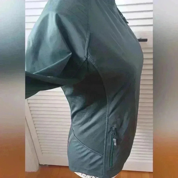 ASICS Women's Medium  Jacket - Picture 5 of 12